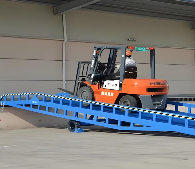 朗县移动式卸货平台（叉车用）